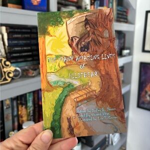 The Many Amazing Lives of Hildebear Book (Paperback book)